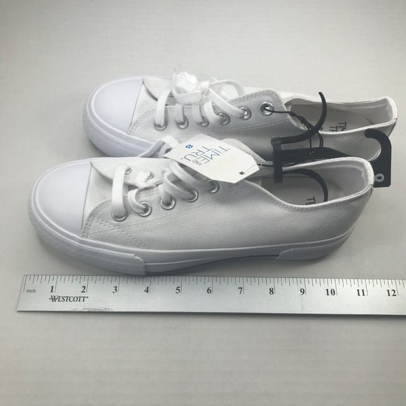 Time And Tru Women's Size 8 White Canvas Lace To Toe Shoes New With Tags - Picture 8 of 10